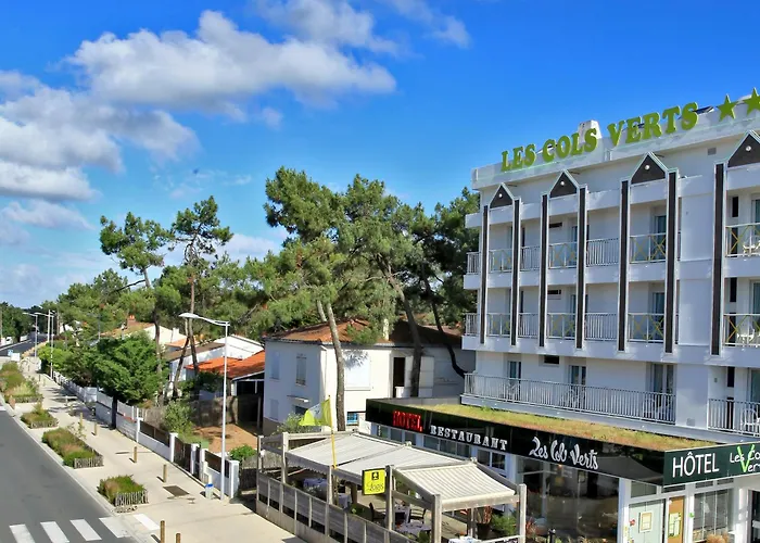 Les Cols Verts - Logis Hotels