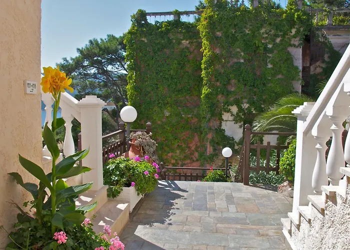 Ino Hotel & Suites
