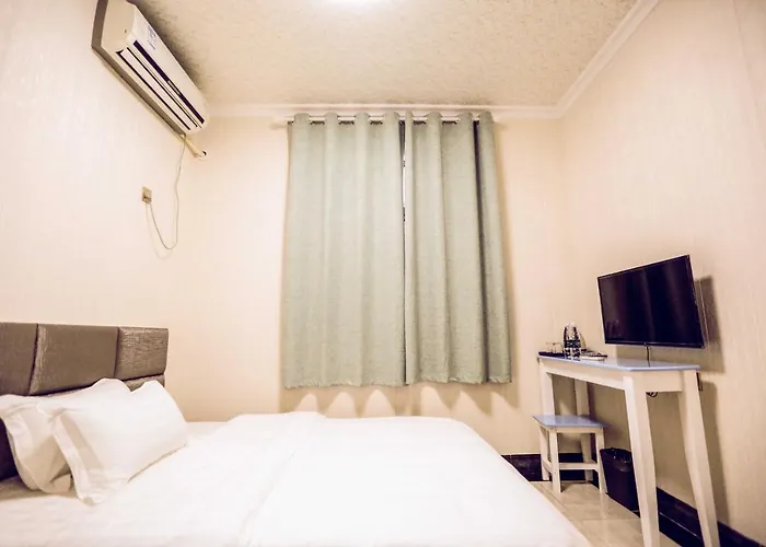 Nanjing Lafei Hotel Lukou Airport Branch