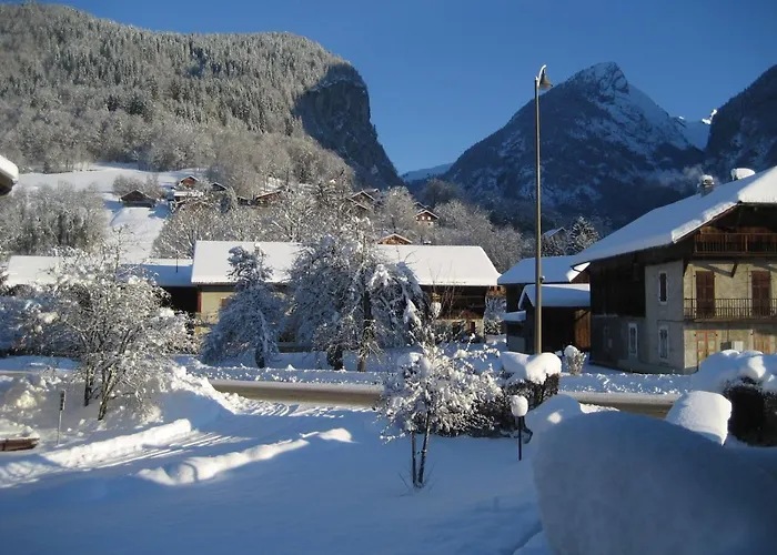 Recently Refurbished Apartment Walk To Samoens Village