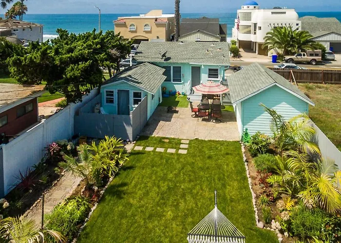 Pacific Bungalow In Oceanside With Backyard & Tiny House