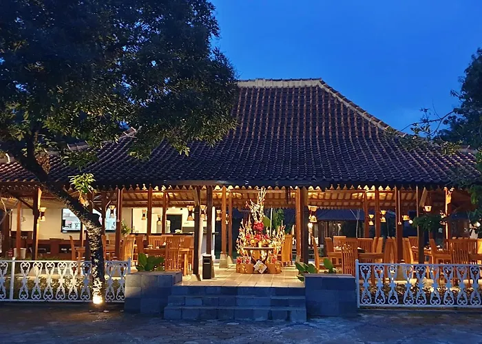 The Nalaya Hotel & Resto