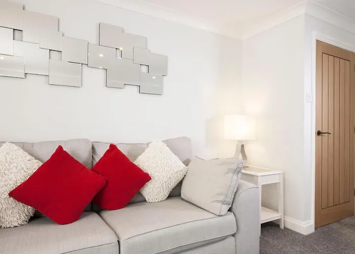 High Hedges Apartment B