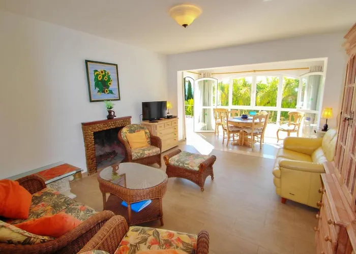 Mabruka - Charming, Finca Style Holiday Villa In Benissa