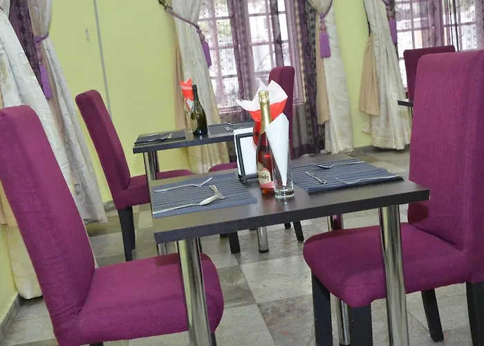 Royal Vantage Hotel And Suites
