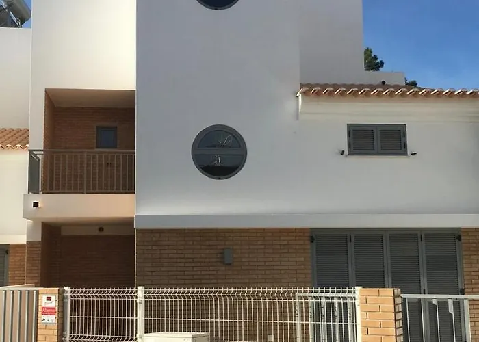 Villa De Vacances 3 Chambres Et 6 Couchages Max. A Proximite De Mer A Praia Verde Algarve