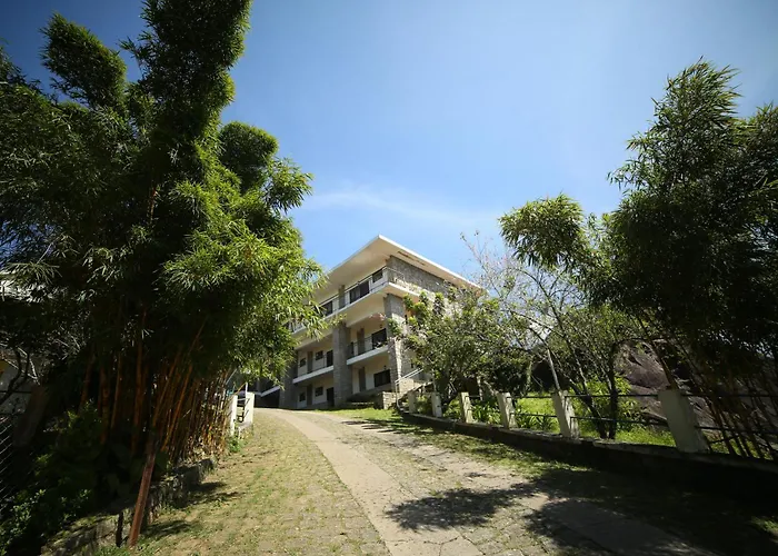 Ayur County Resort