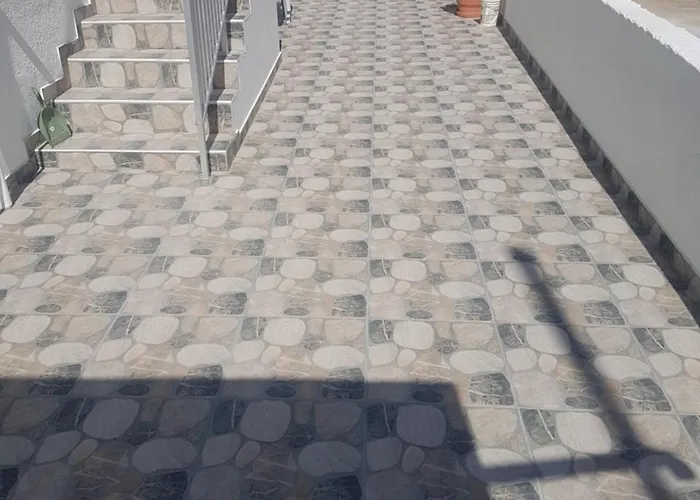 Eleni Apartments