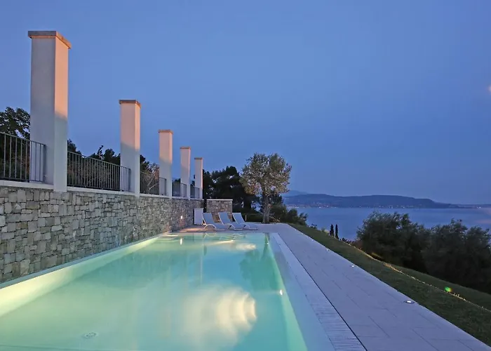 Villa Albachiara, Private Luxury Villa With Private Pool And Lake View