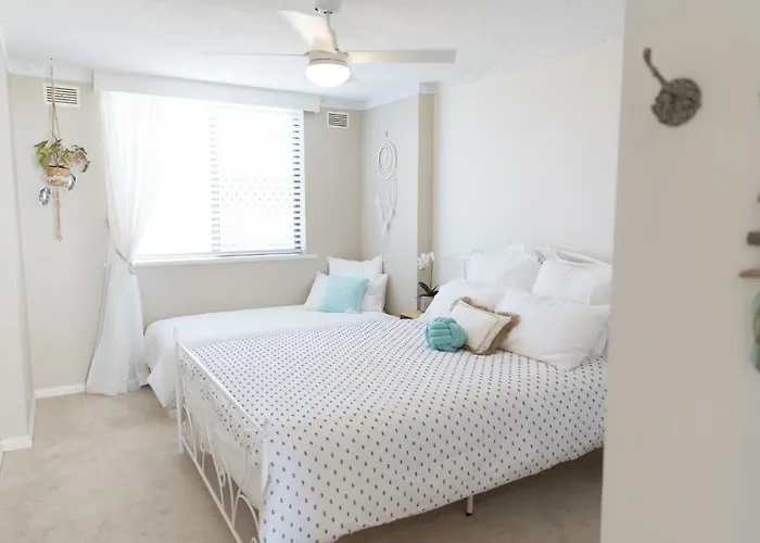 Beauty At The Beach - Modern Beachfront Apartment