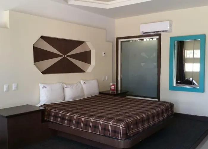 Hotel Azteca Inn