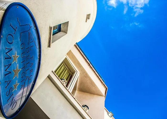 Hotel Il Faro Della Guitgia Tommasino