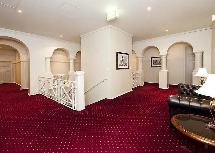 Comfort Inn Wentworth Plaza Hotel