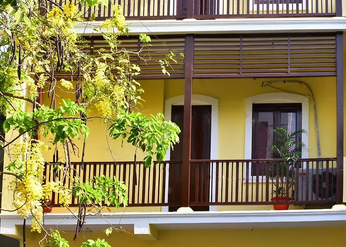 Villa Gomez At French Colony