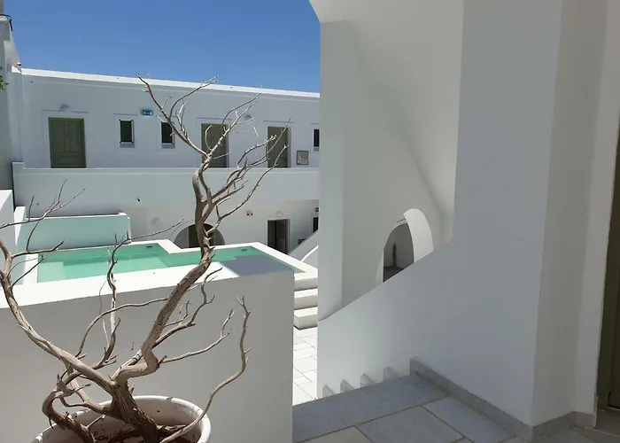 Artemis Hotel