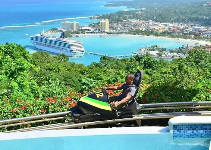 Hospitality Expert Eden View Pool Beach Chef