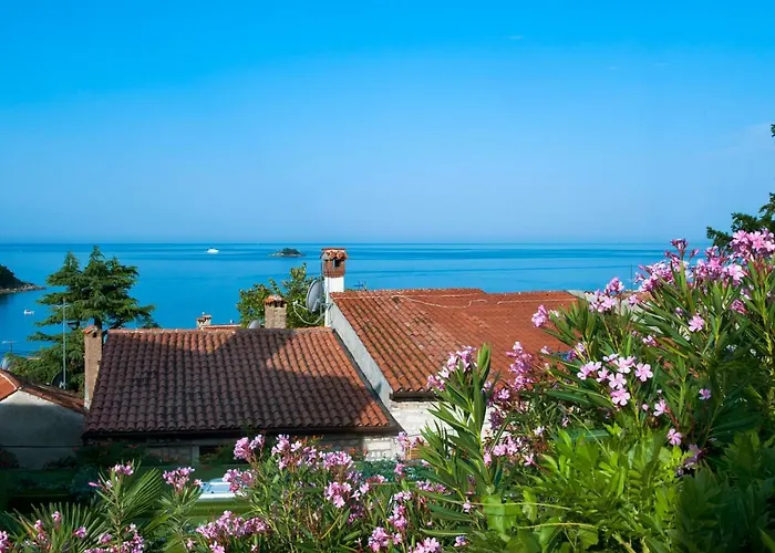 Seaview House Rosali