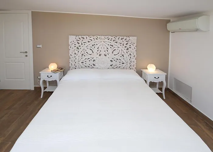 Villa Aurora