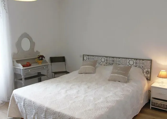 3 Bedroom Awesome Home In Pernes Les Fontaines