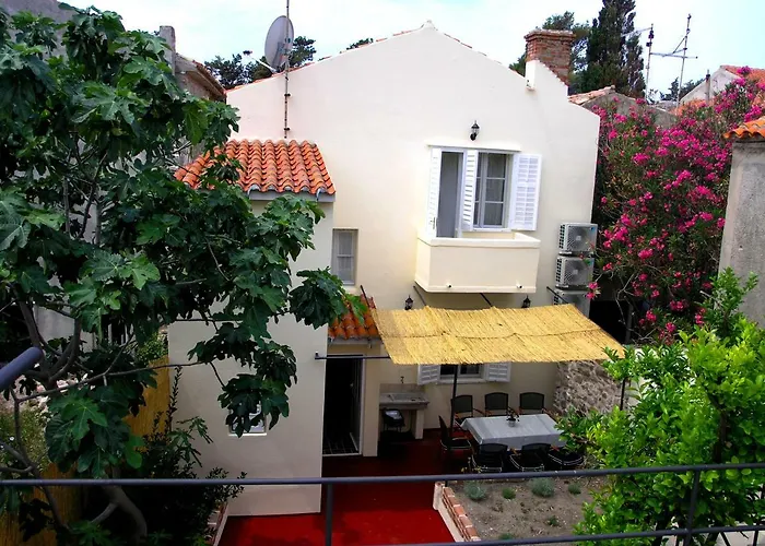 Holiday Home Lija Center