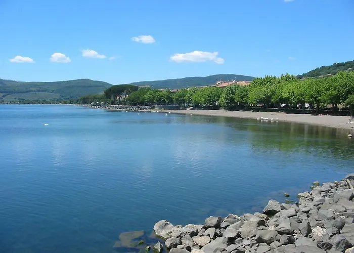La Rosa Sul Lago