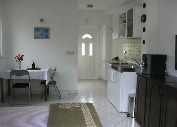 Seaside Apartment For 2 P