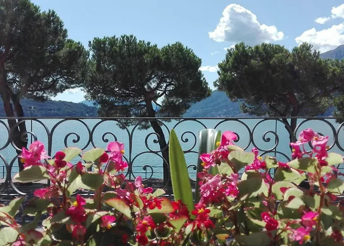 Casa D'Epoca Fronte Lago A Domaso Lago Di Como