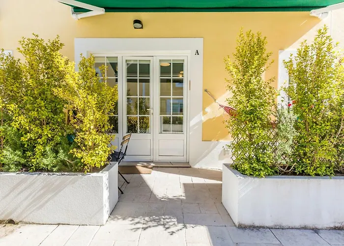 Patio Da Rainha A By Nook