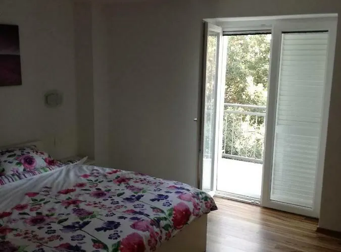 Holiday Home Mia