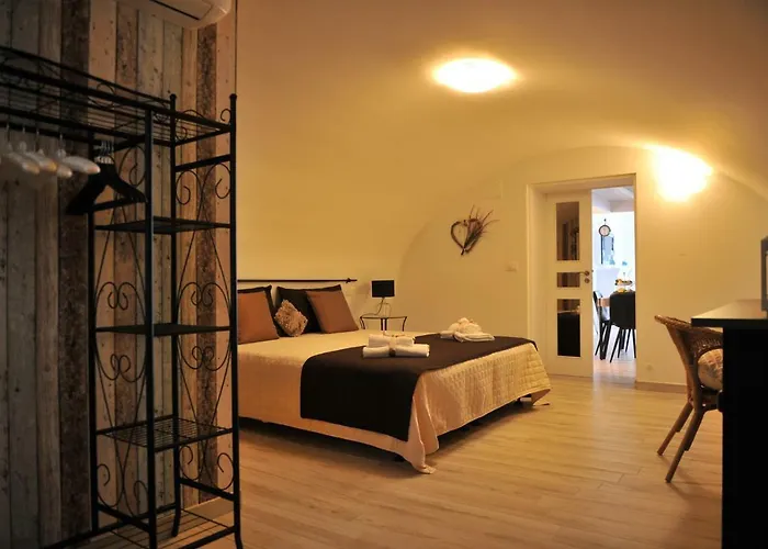 Casa Tra Borgo E Mare