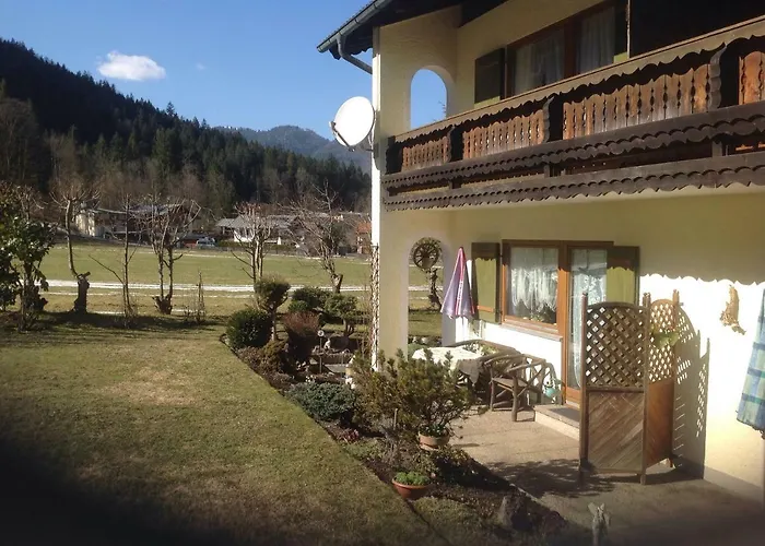 Ferienwohnungen Hoelzl