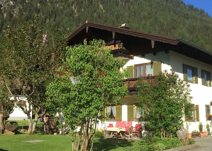 Ferienwohnungen Hoelzl