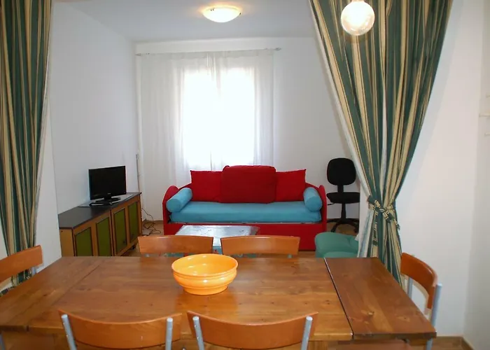Lucia Holiday House Porto Pino