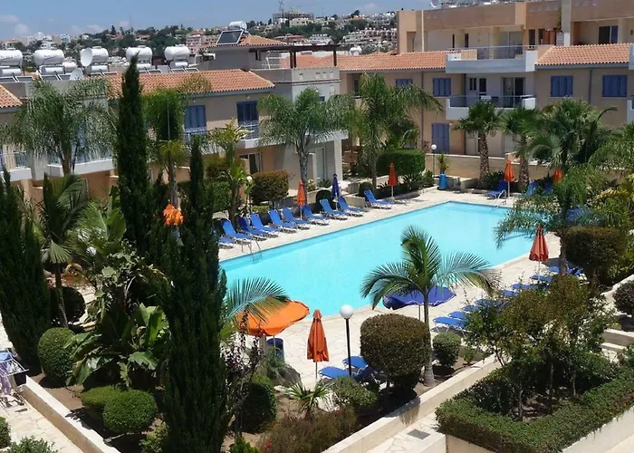 Aurora Townhouse - Complimentary Paphos Airport Transport