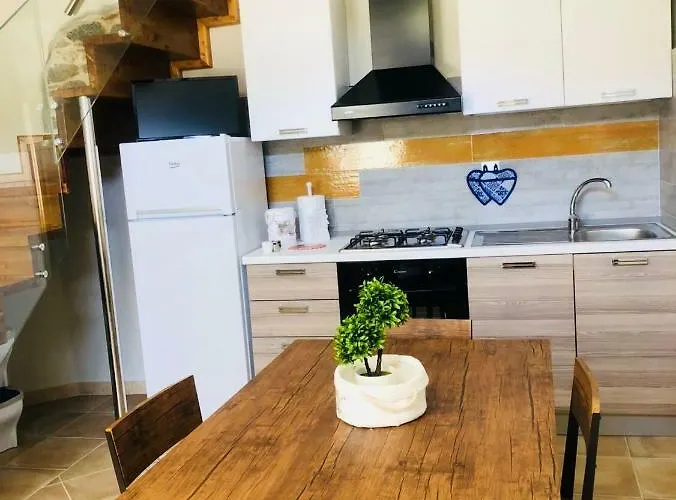 Simone Home