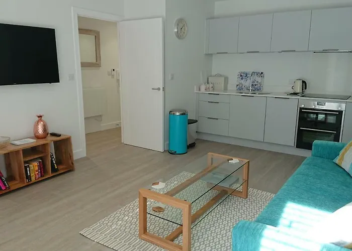 17 Woolacombe The Byron