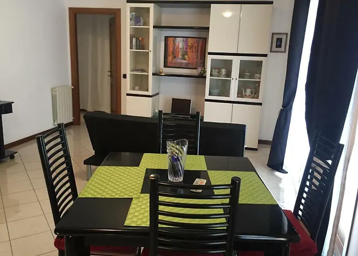 Via Acquedotto N. 66, Condominio "Le Piramidi"