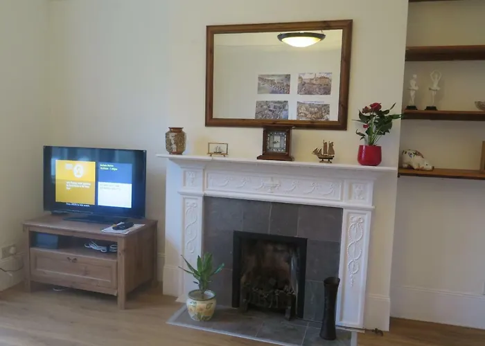 Garden Flat, Ealing