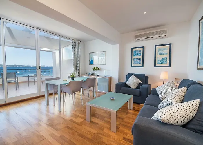 Beachfront Apartment Tanamar