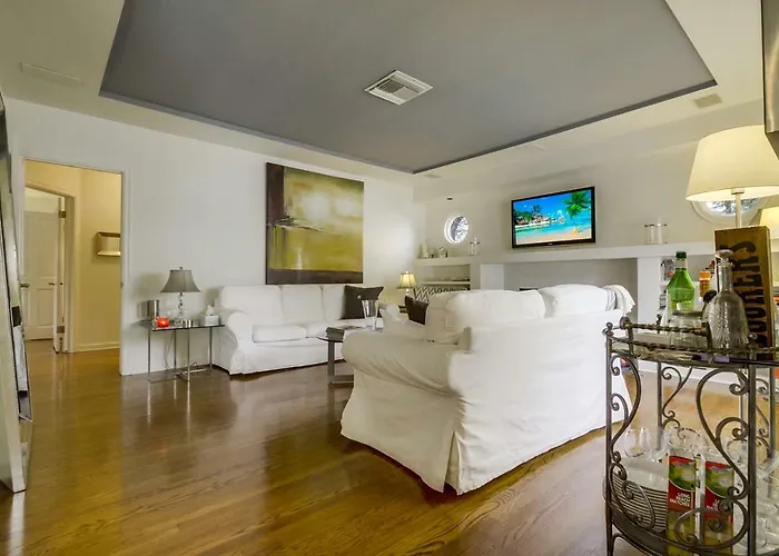 A Touch Of Cape Cod In West Hollywood