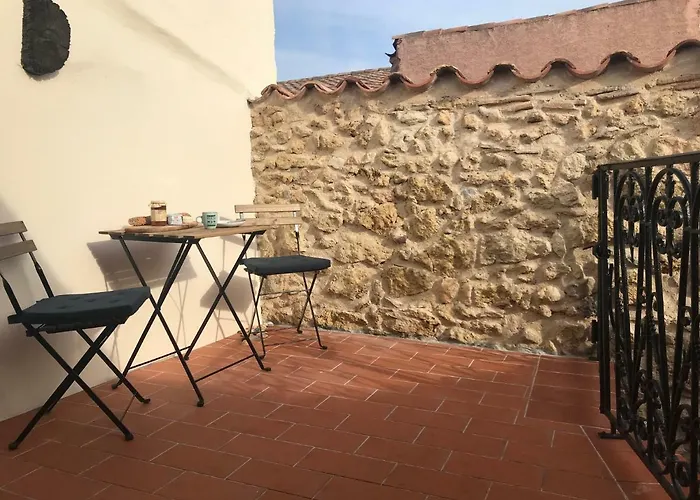 La Jolie Vigneronne