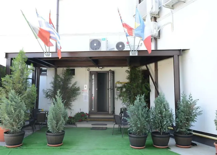 Corner Center Rental