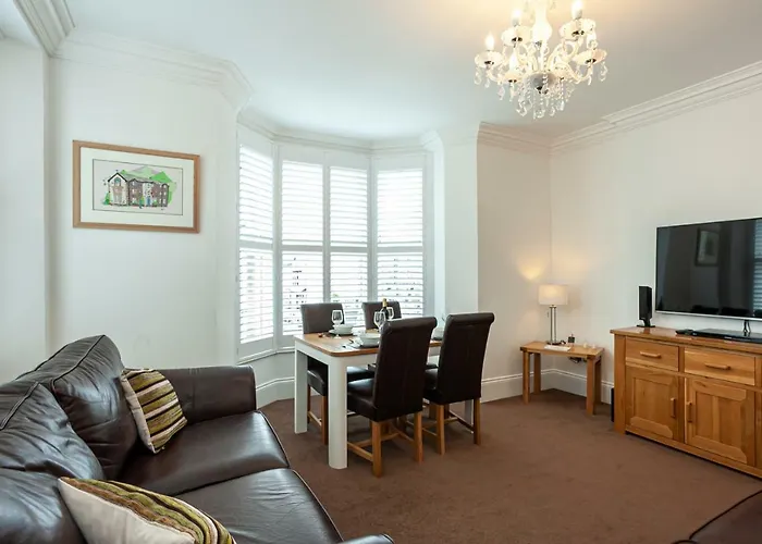Carlton 2 A Large Modern Keswick Appt With Parking