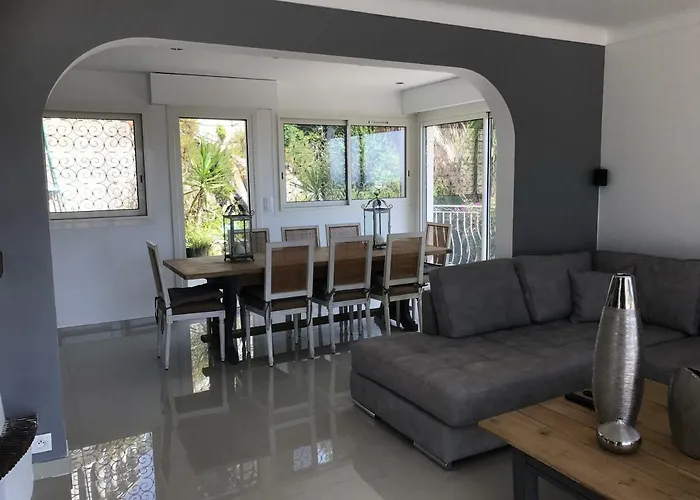 Villa La Riviera