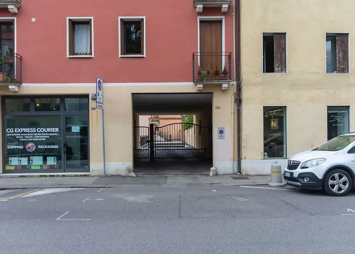 La Casa Di Leo