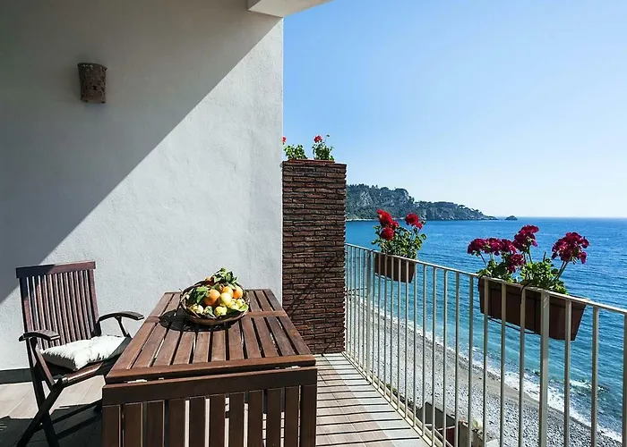 Taormina Stationhouse