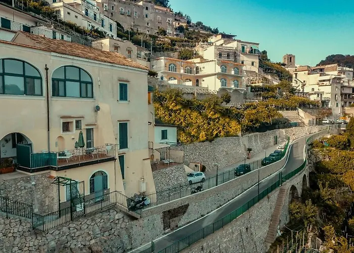 Admiring Amalfi