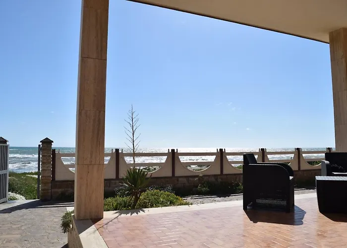Seafront Apartment In Villa , Near Rome