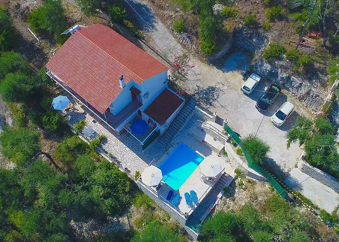 Villa Meropi