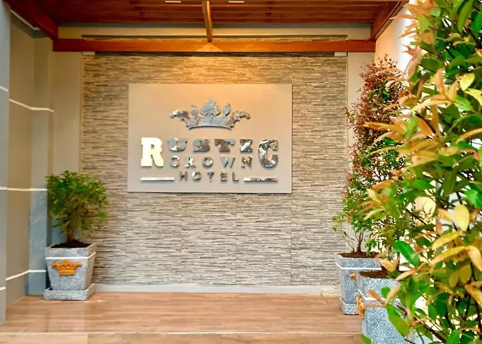 Rustic Crown Hotel